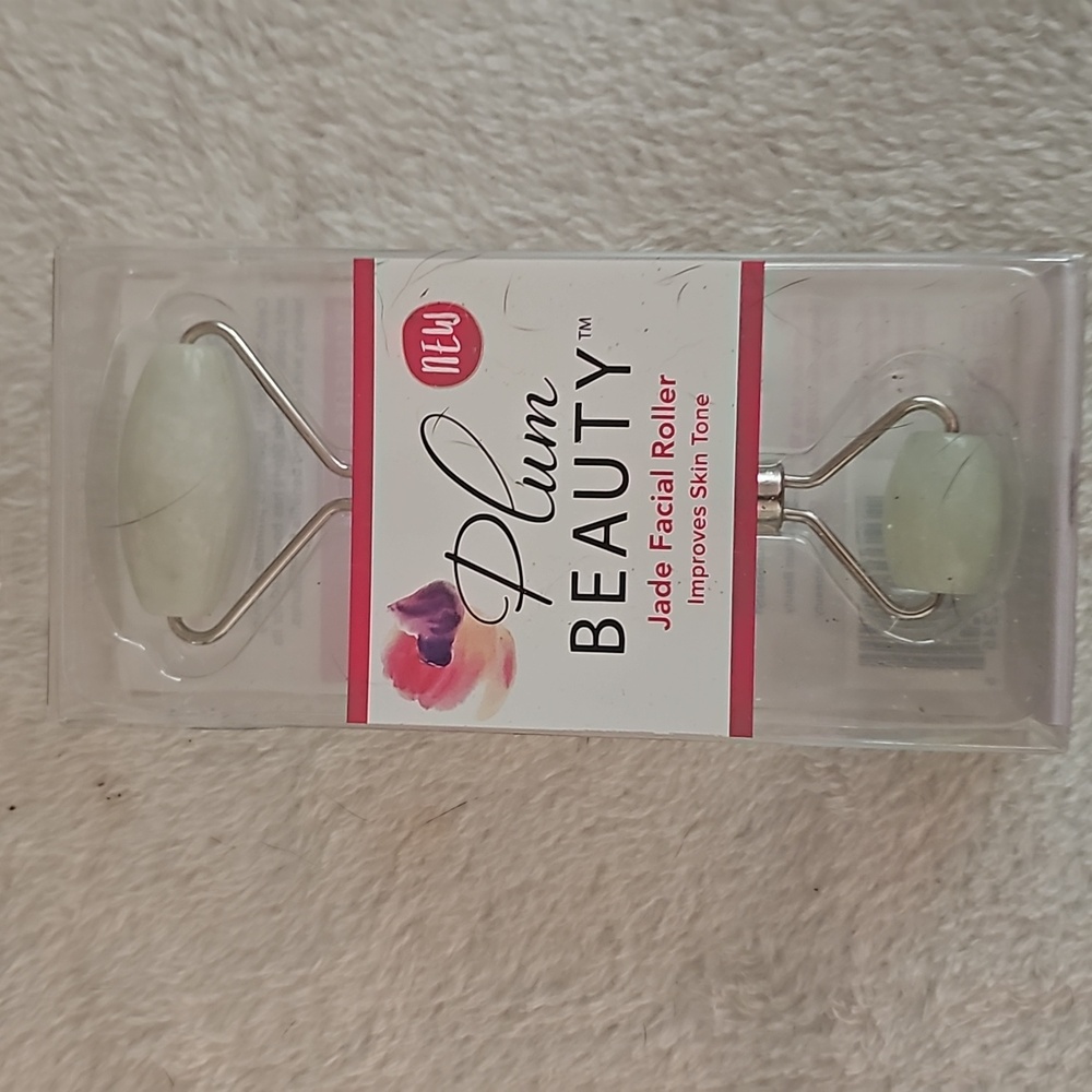 Plum beauty jade facial roller